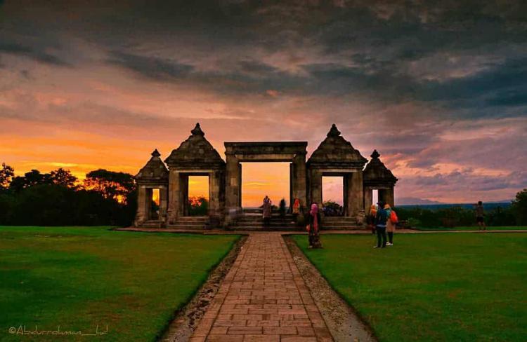 Paket Wisata 12